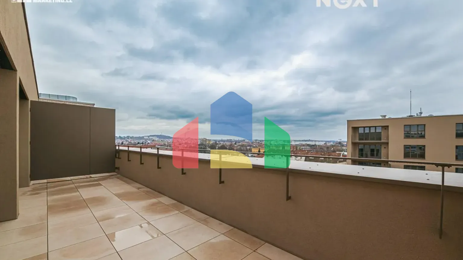 На продажу квартира 3-комн. студия 83 m²