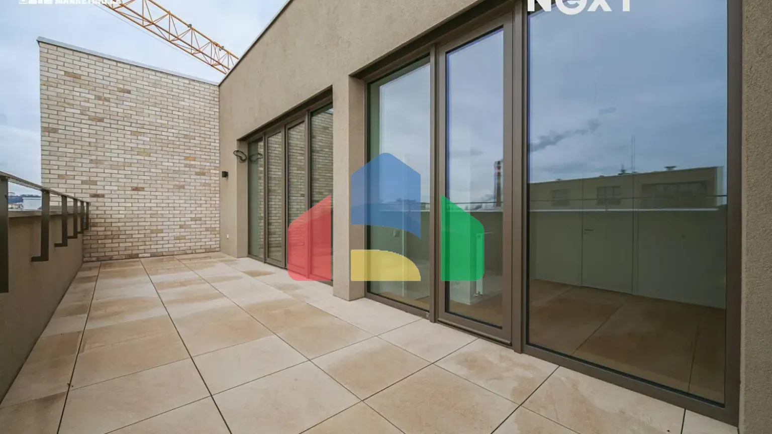 На продажу квартира 3-комн. студия 83 m²