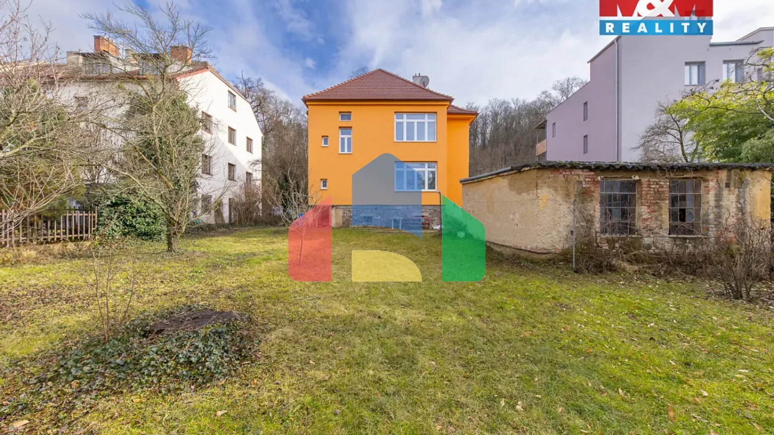 На продажу семейные дома 175 m², земельный участок 1254 m²