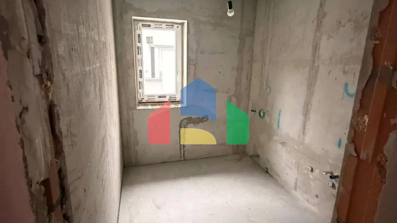 На продажу квартира 5-комн. студия 185 m²