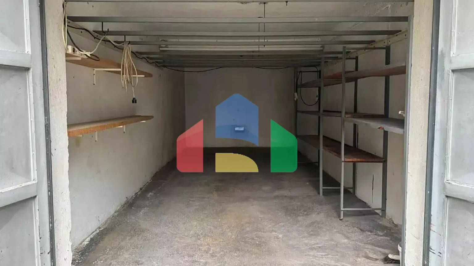 На продажу гаражи 25 m²