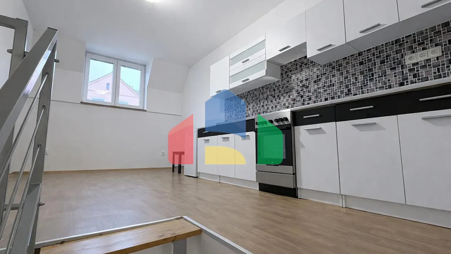 На продажу квартира 2-комн. студия 54 m²