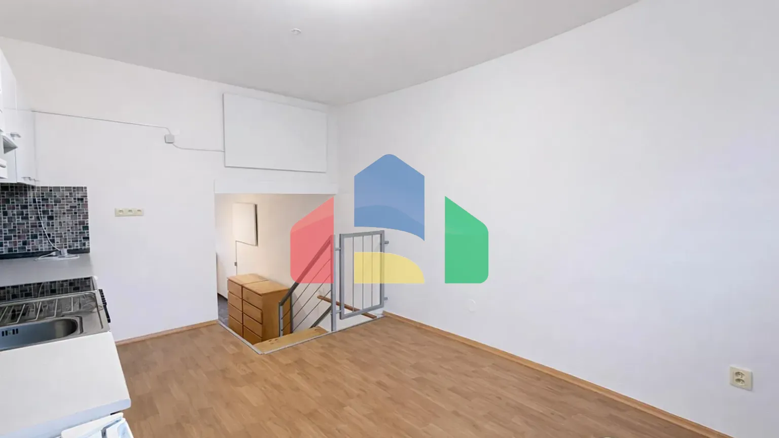 На продажу квартира 2-комн. студия 54 m²