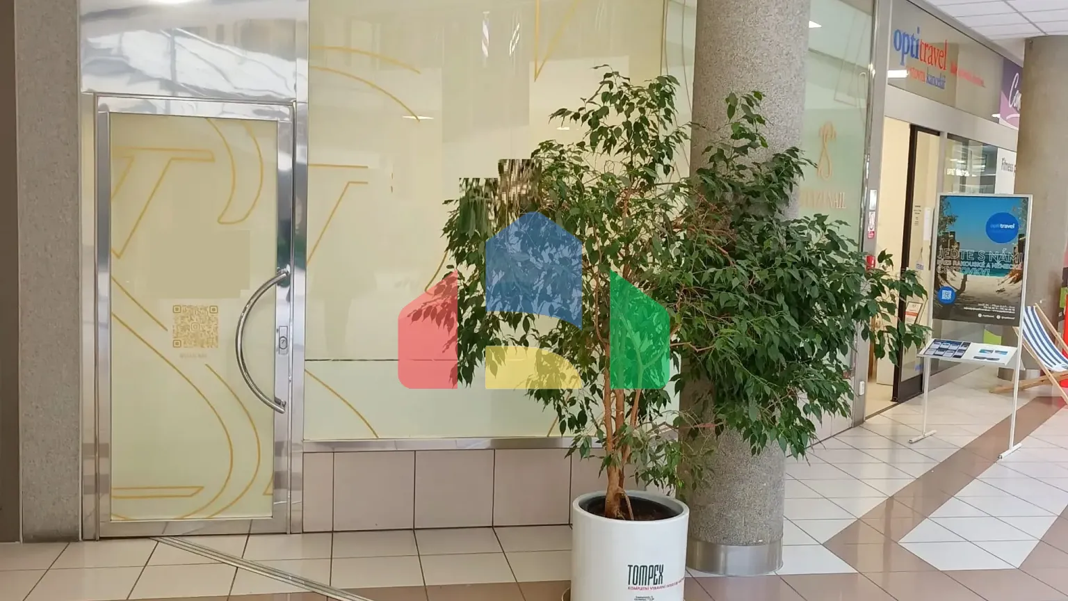 На продажу торговые помещения 27 m²