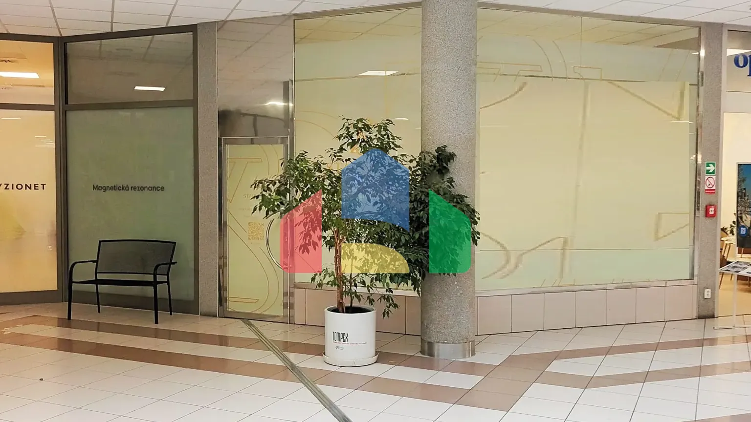 На продажу торговые помещения 27 m²