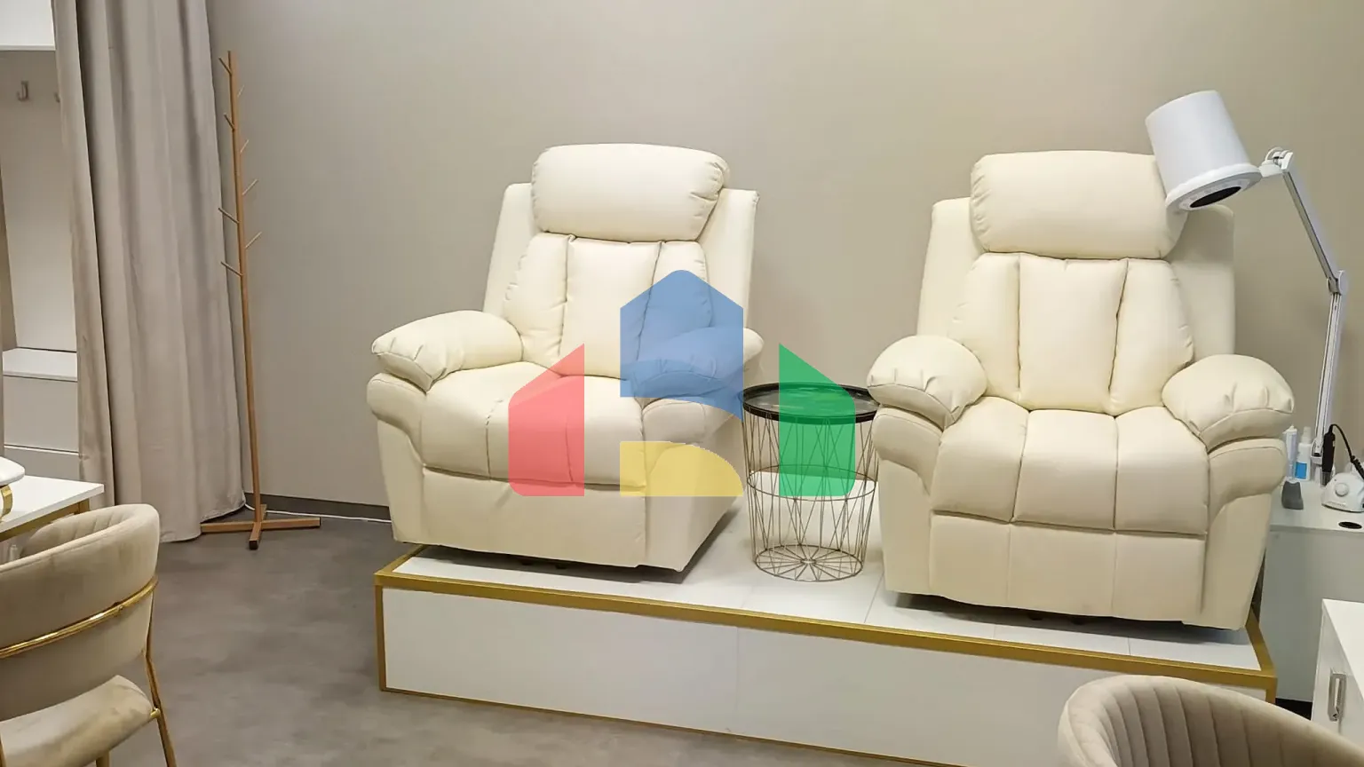 На продажу торговые помещения 27 m²