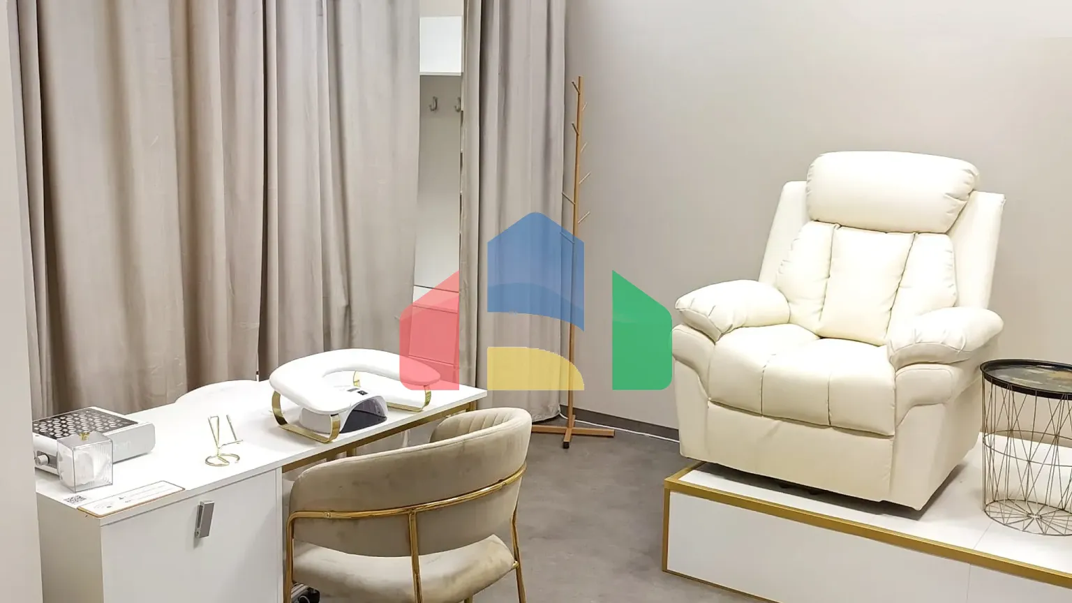 На продажу торговые помещения 27 m²