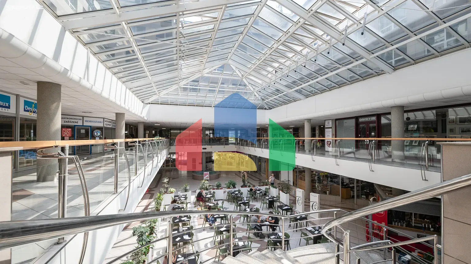 На продажу торговые помещения 27 m²