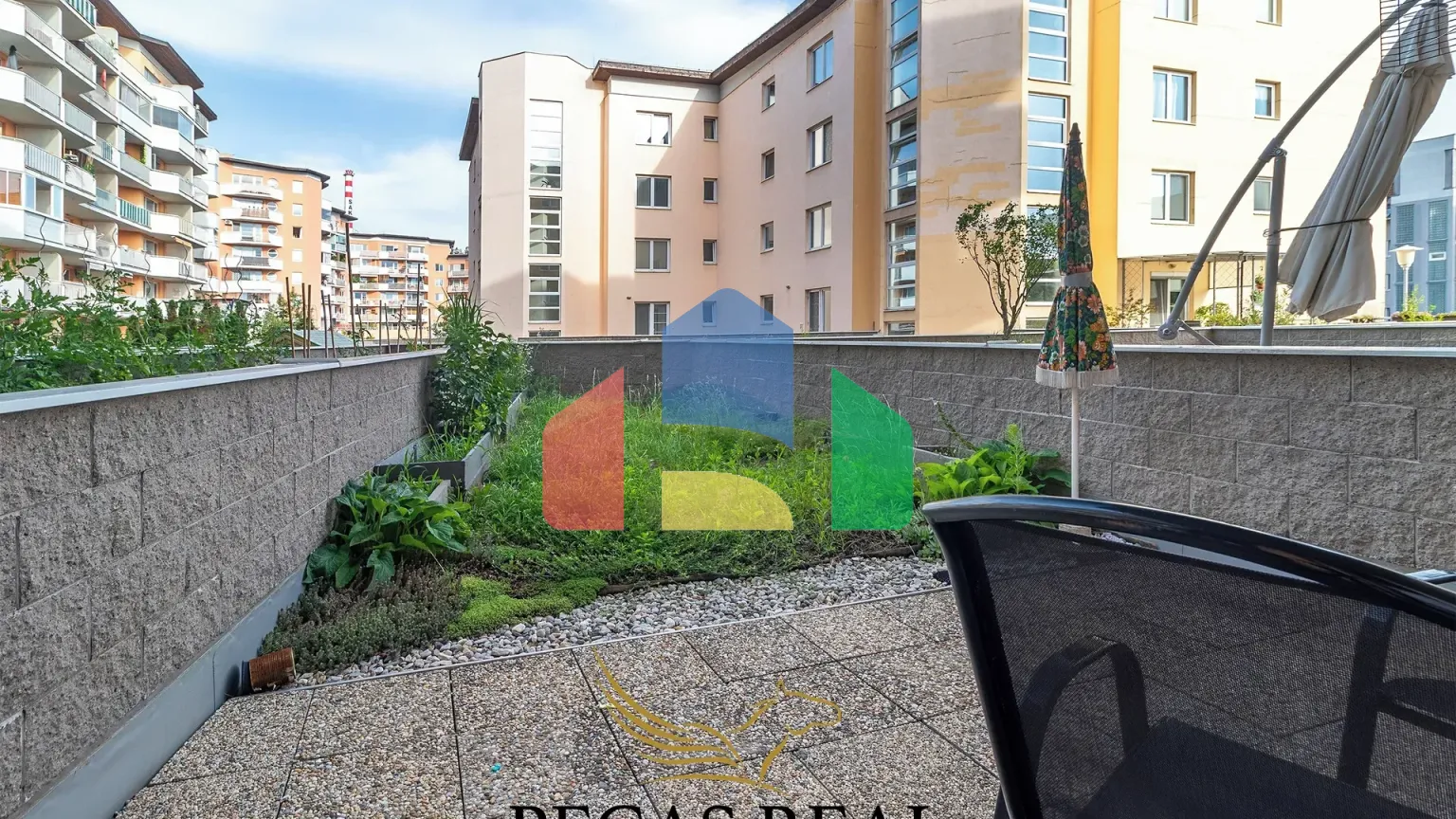 На продажу квартира 1-комн. студия 40 m²