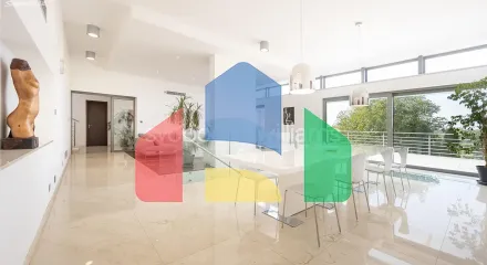 На продажу виллы 580 m², земельный участок 963 m²