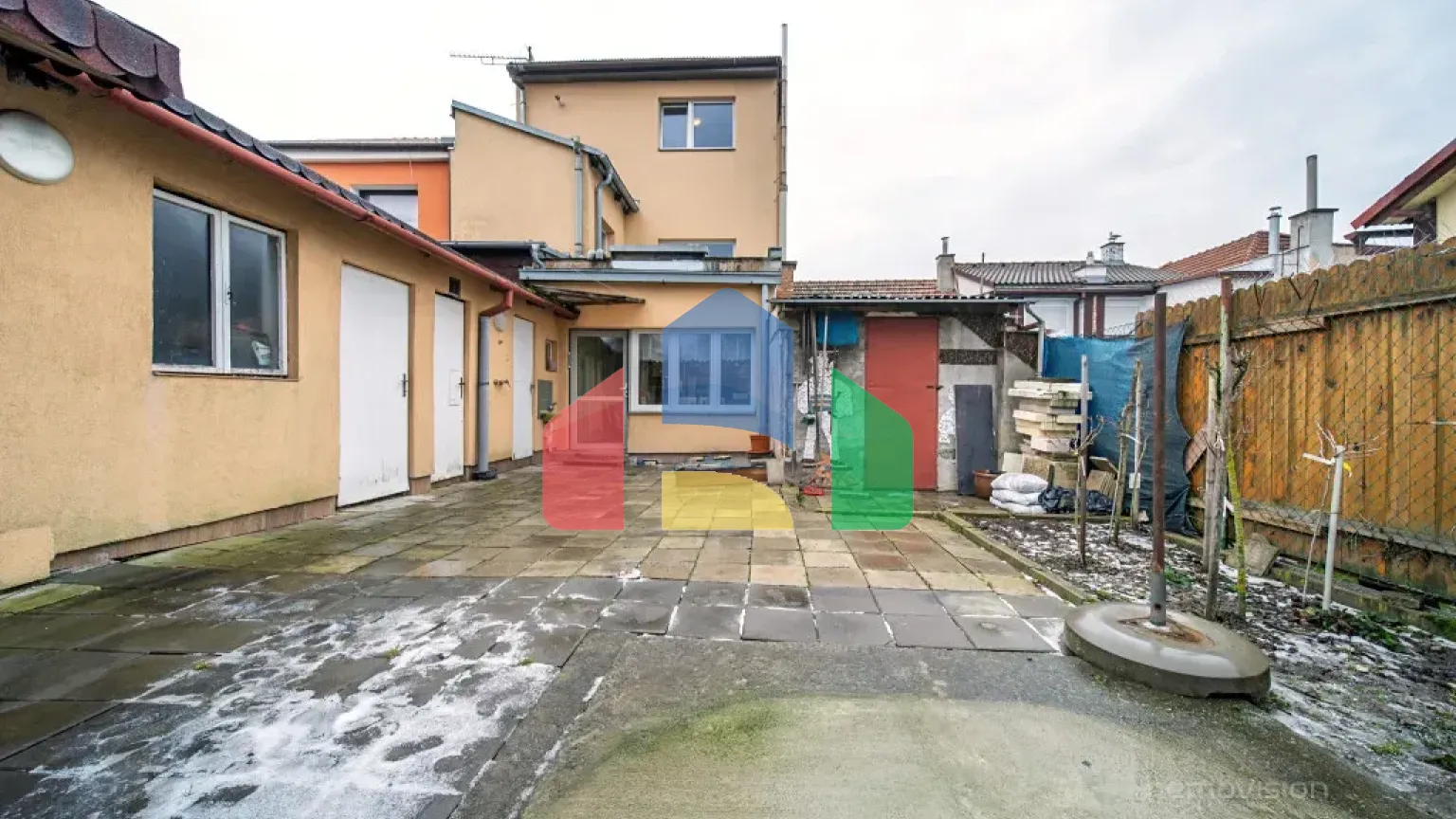 На продажу семейные дома 184 m², земельный участок 182 m²