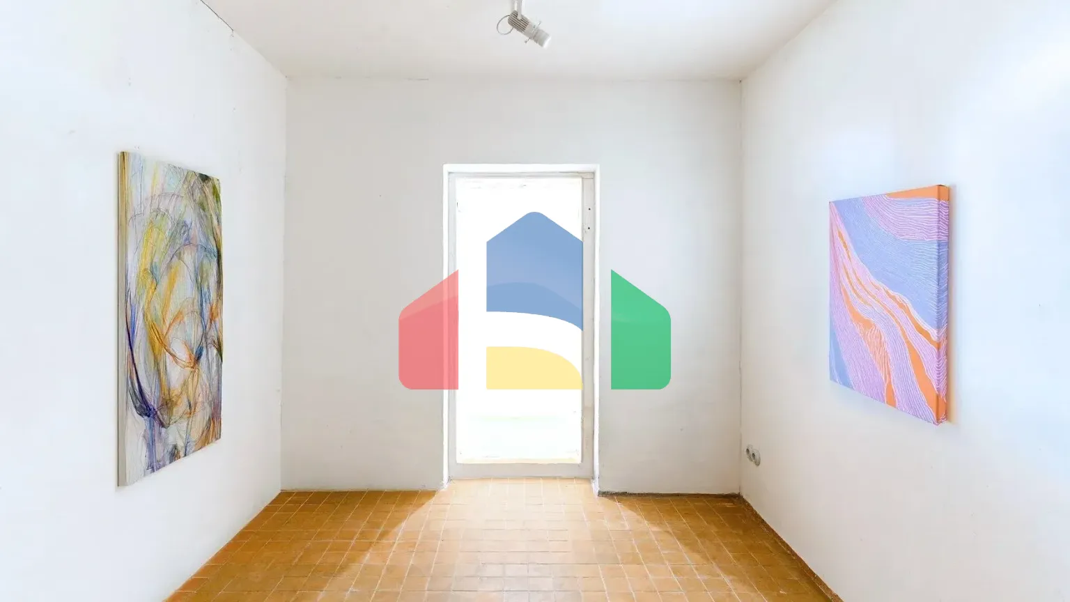 На продажу торговые помещения 127 m²