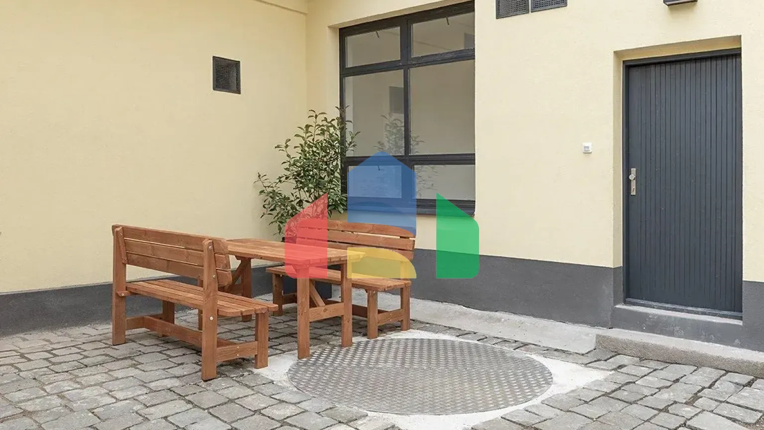 На продажу торговые помещения 127 m²