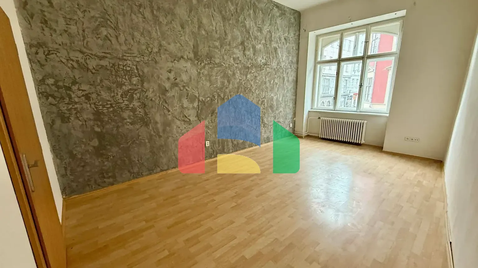 На продажу квартира 3-комн. студия 88 m²