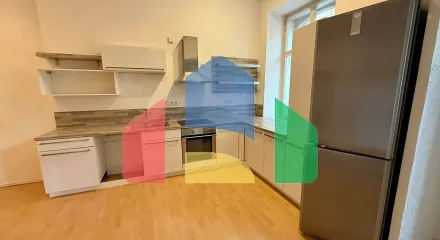 На продажу квартира 3-комн. студия 88 m²