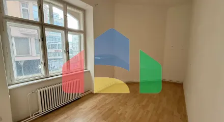 На продажу квартира 3-комн. студия 88 m²