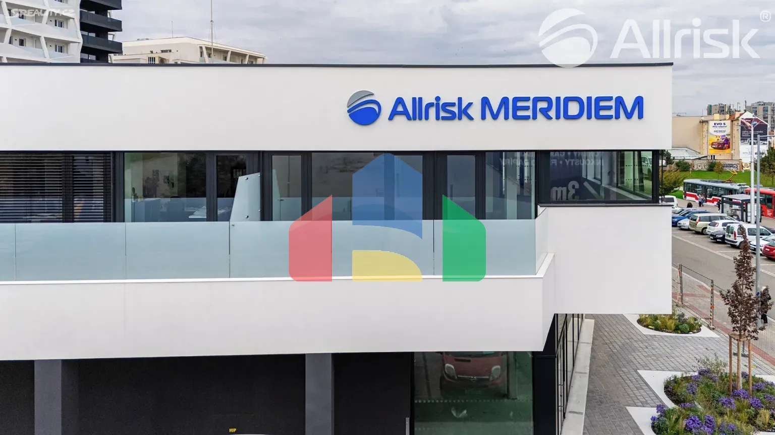 На продажу торговые помещения 147 m²