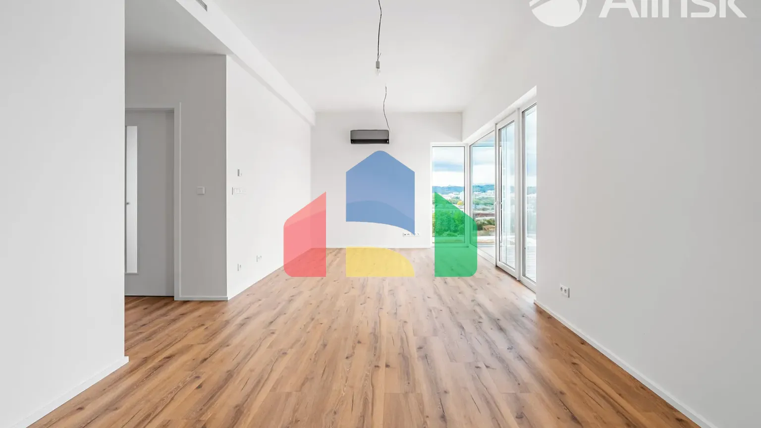 На продажу квартира 2-комн. студия 81 m²