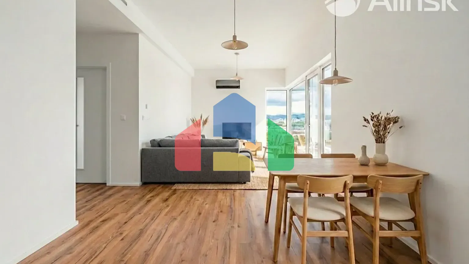 На продажу квартира 2-комн. студия 81 m²