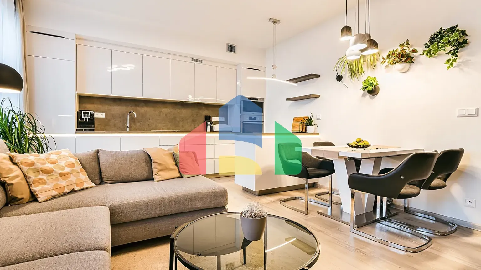 На продажу квартира 3-комн. студия 76 m²