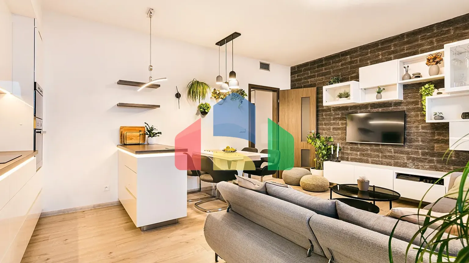 На продажу квартира 3-комн. студия 76 m²