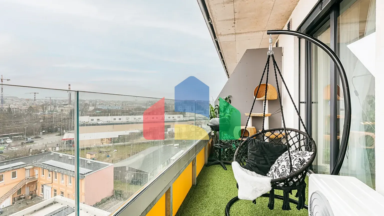 На продажу квартира 3-комн. студия 76 m²