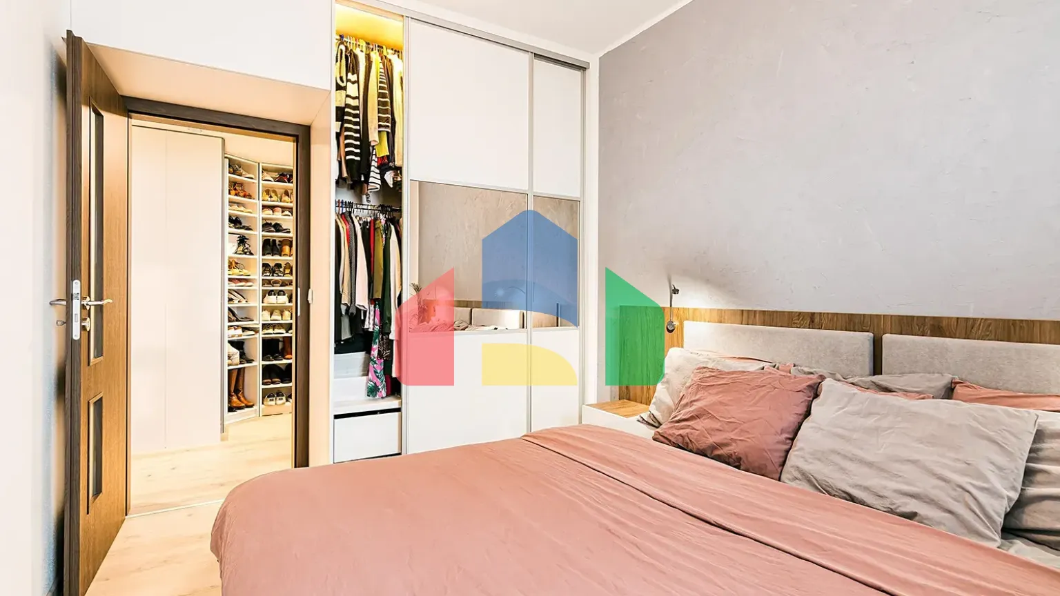 На продажу квартира 3-комн. студия 76 m²