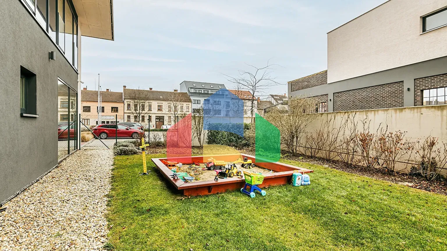 На продажу квартира 3-комн. студия 76 m²