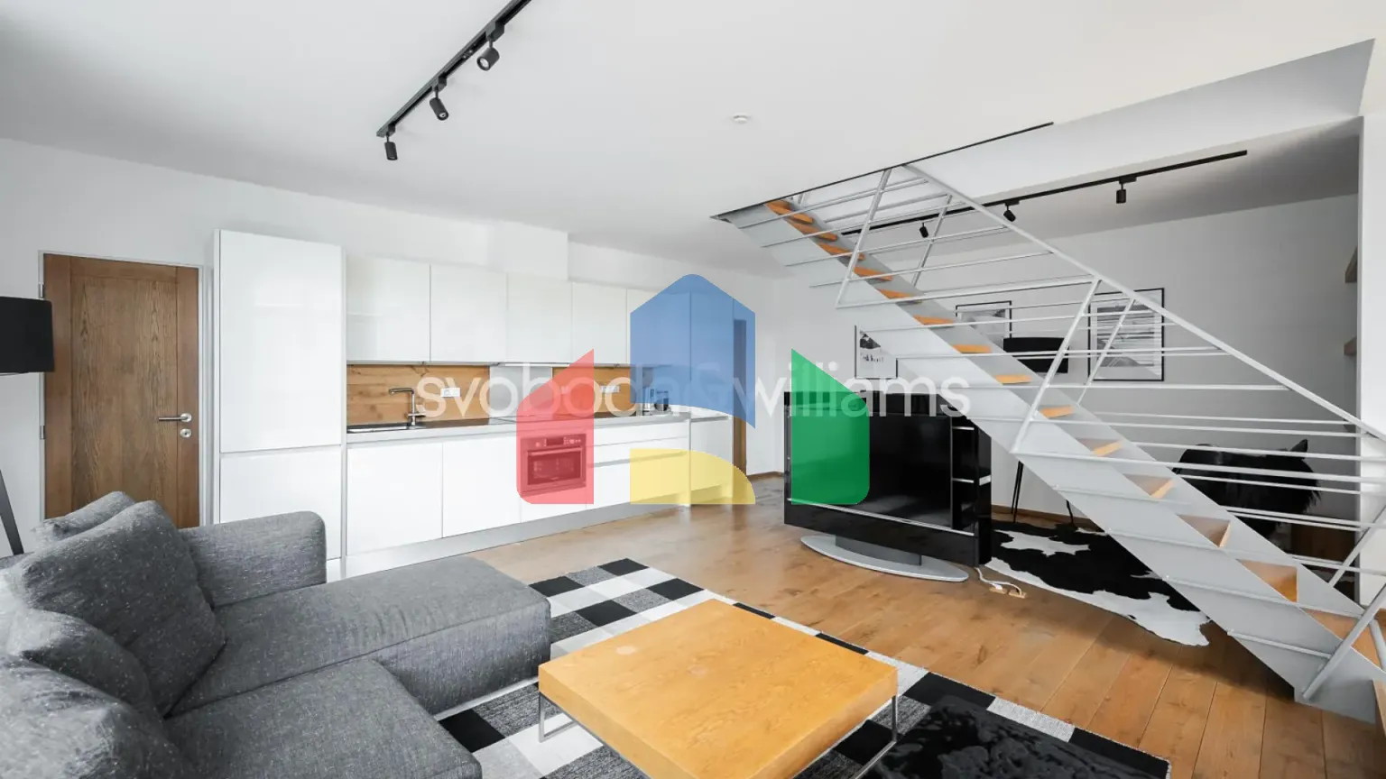 На продажу квартира 3-комн. студия 105 m²