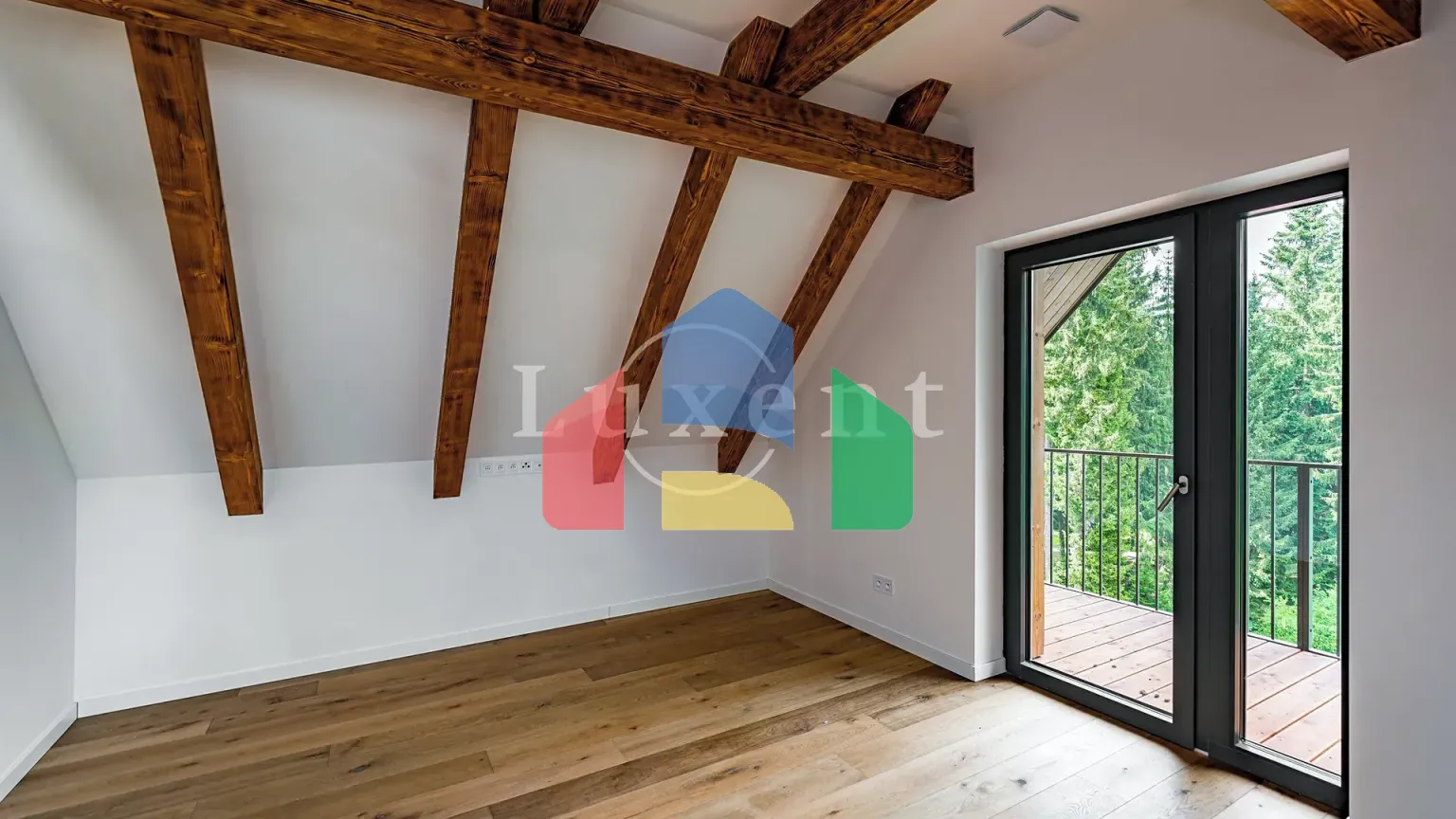 На продажу квартира 4-комн. студия 120 m²