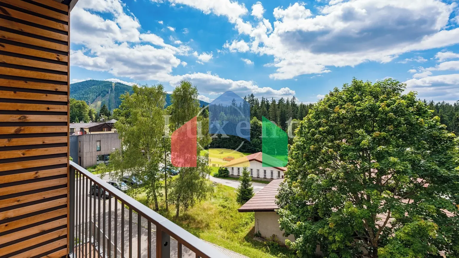 На продажу квартира 4-комн. студия 120 m²