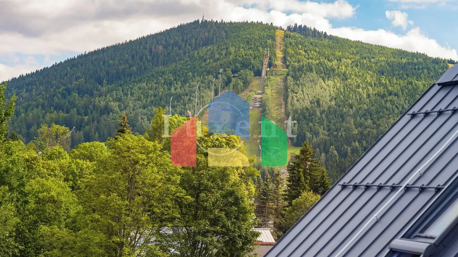 На продажу квартира 4-комн. студия 120 m²