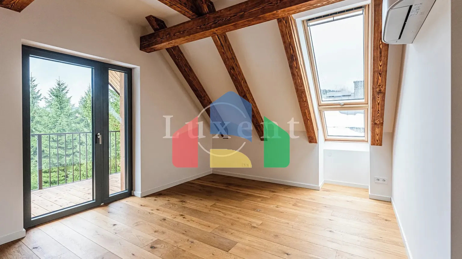 На продажу квартира 4-комн. студия 120 m²