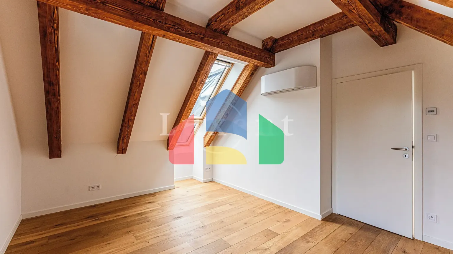 На продажу квартира 4-комн. студия 120 m²