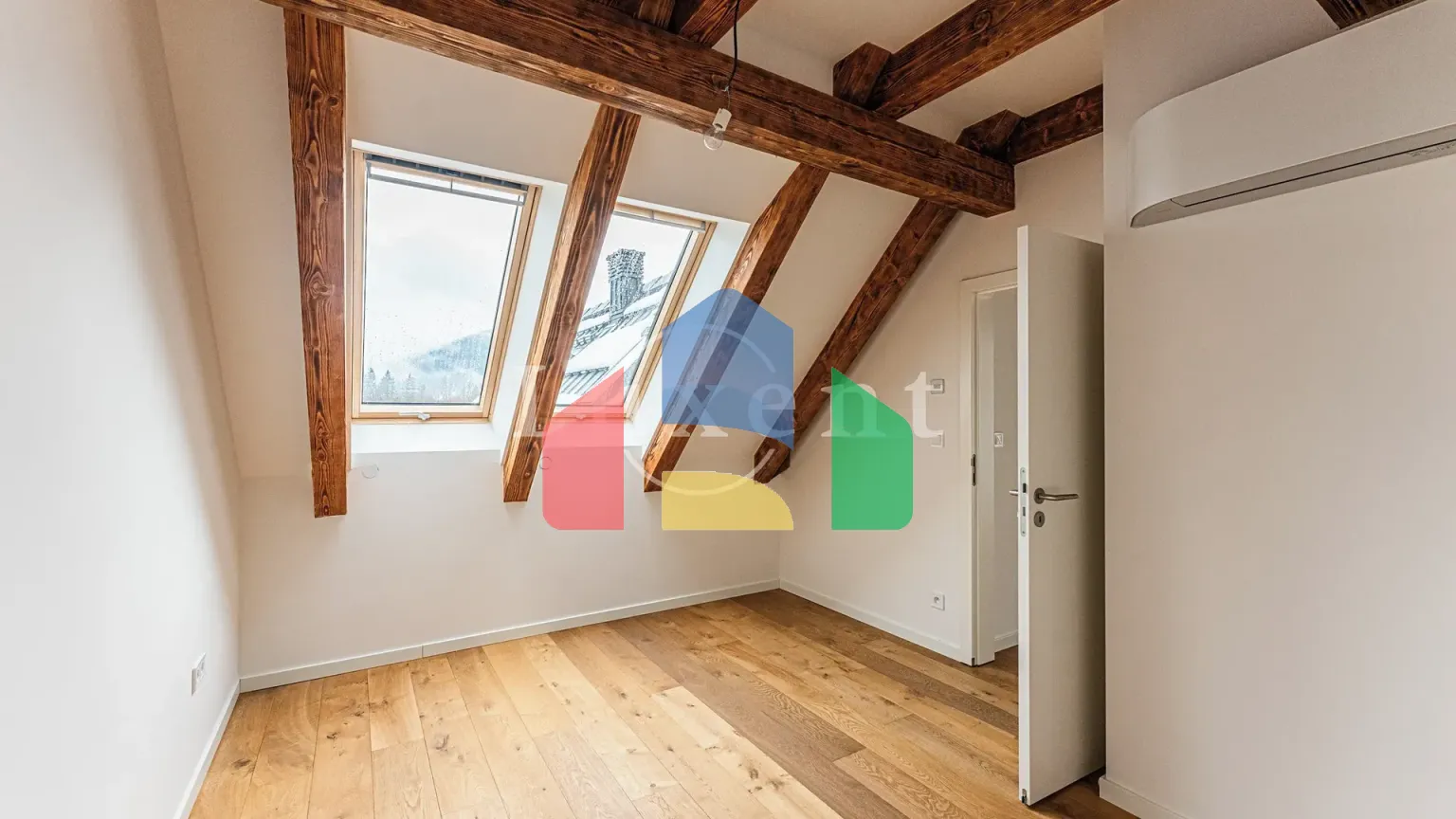 На продажу квартира 4-комн. студия 120 m²