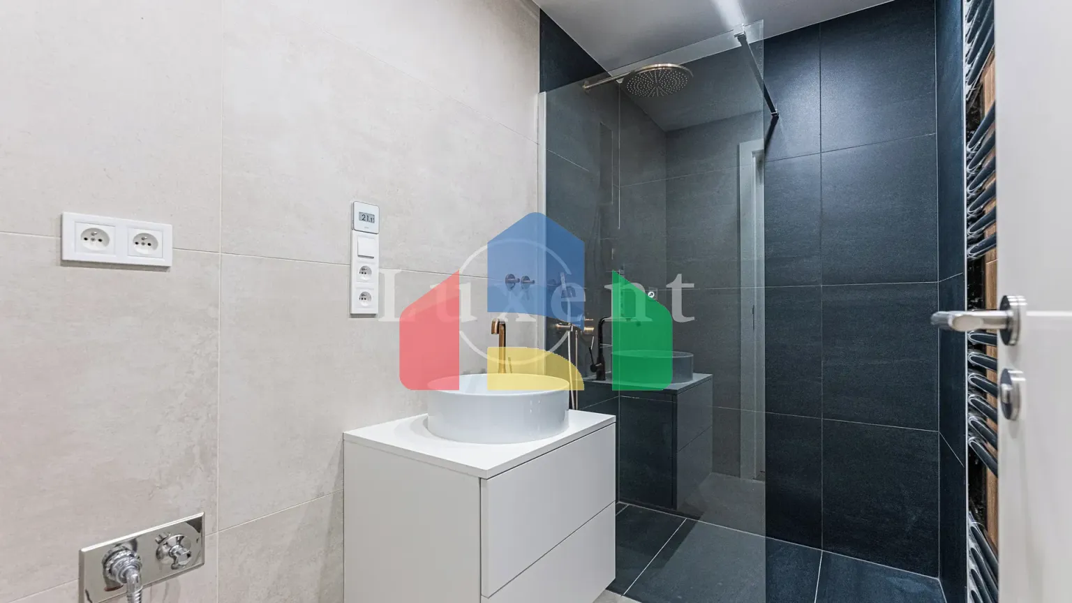 На продажу квартира 4-комн. студия 120 m²