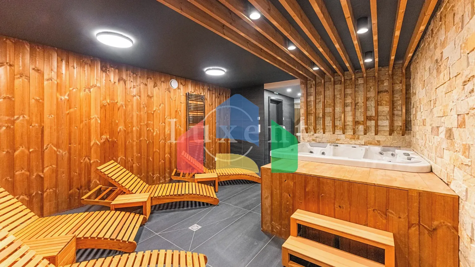 На продажу квартира 4-комн. студия 120 m²