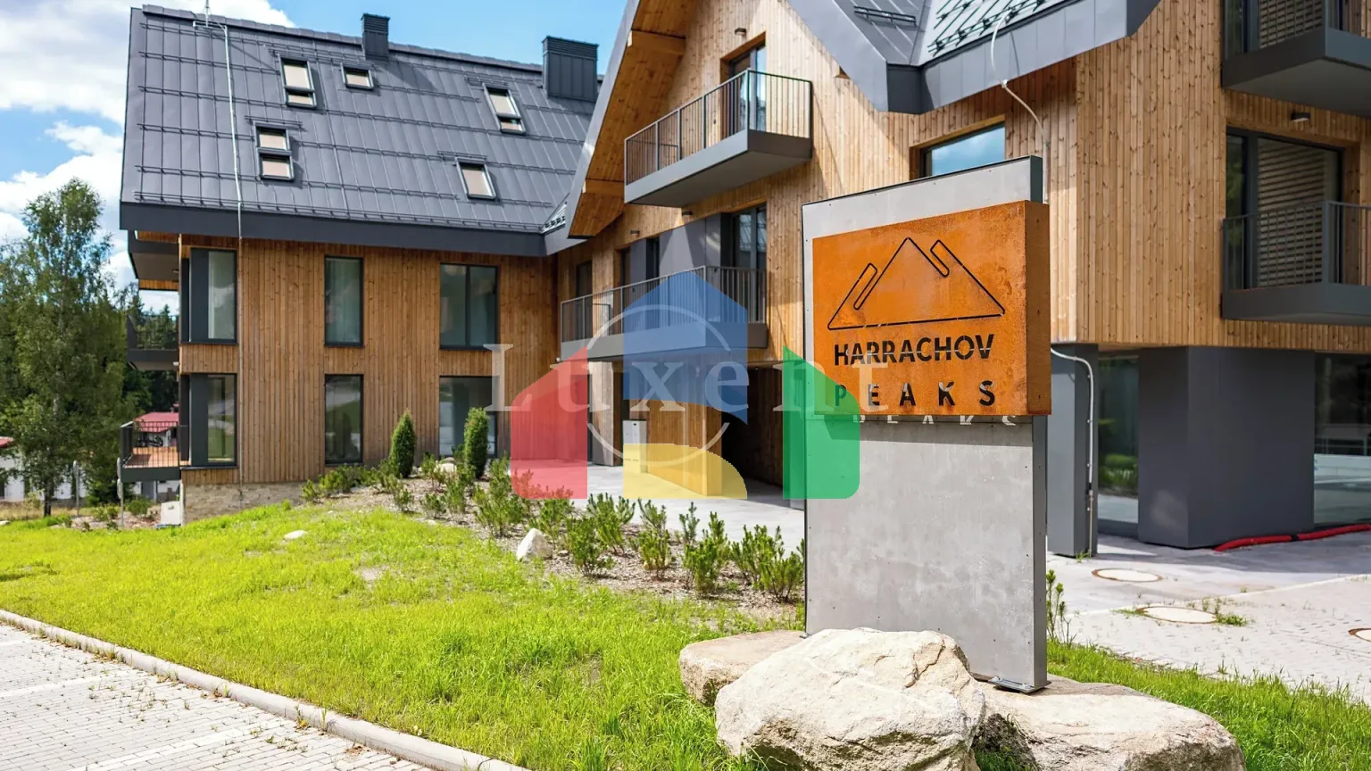 На продажу квартира 4-комн. студия 120 m²