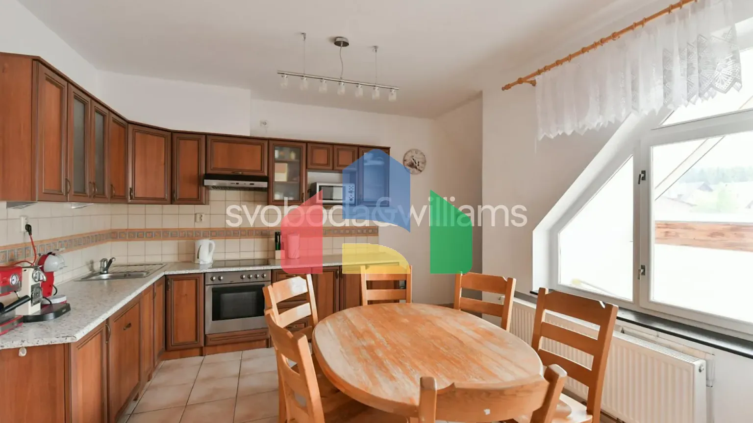 На продажу квартира от 6 комнат 157 m²