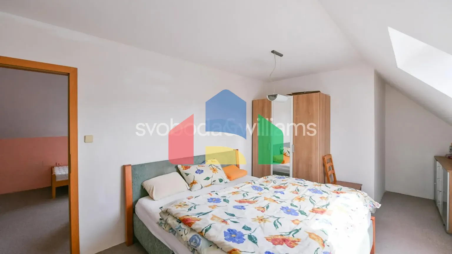 На продажу квартира от 6 комнат 157 m²