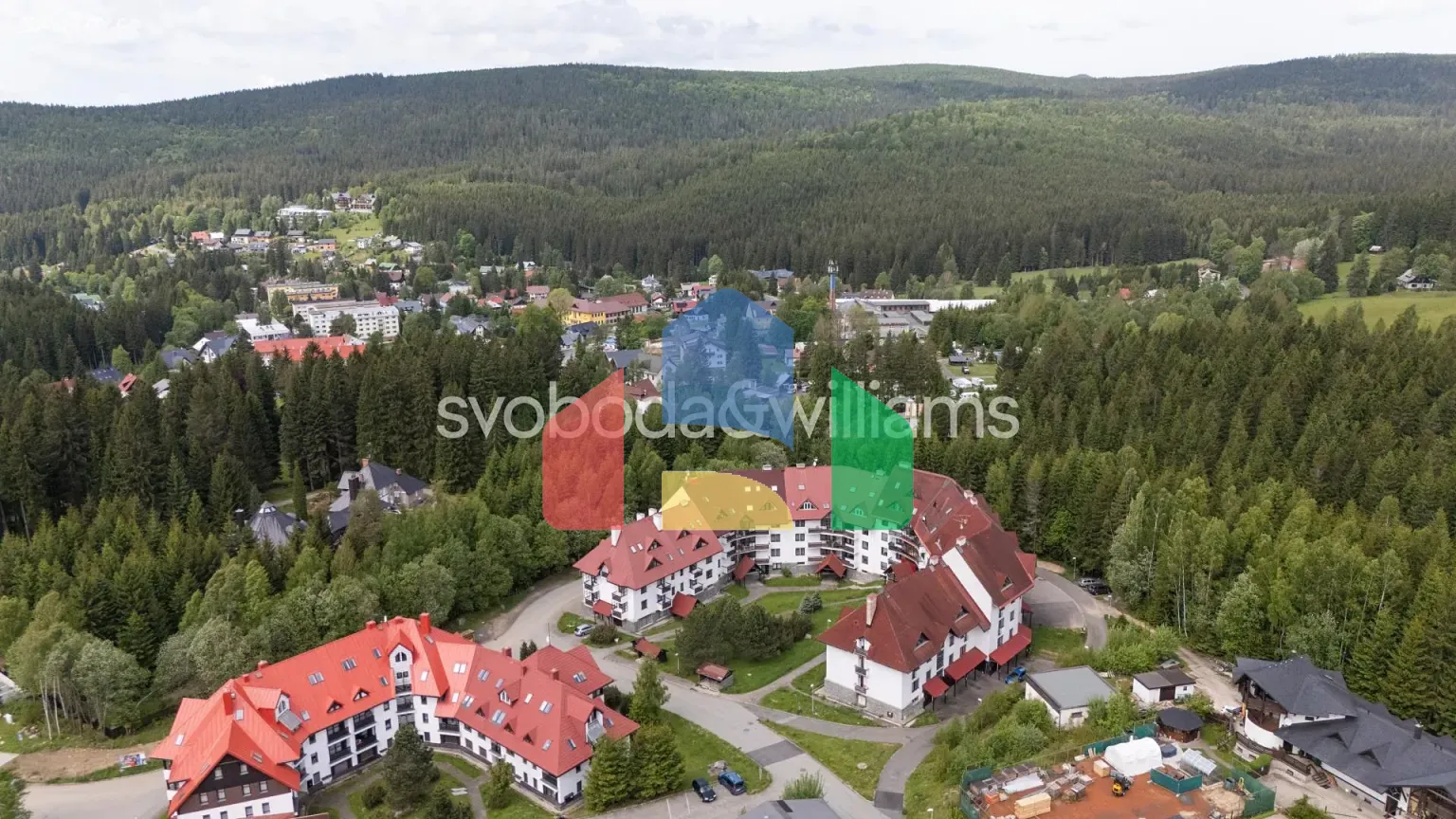 На продажу квартира от 6 комнат 157 m²