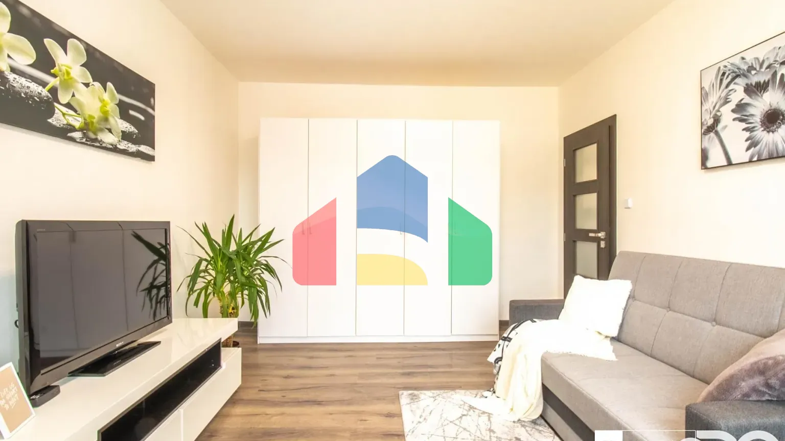 На продажу квартира 3-комн. студия 87 m²