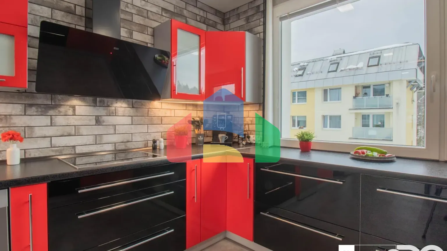 На продажу квартира 3-комн. студия 87 m²