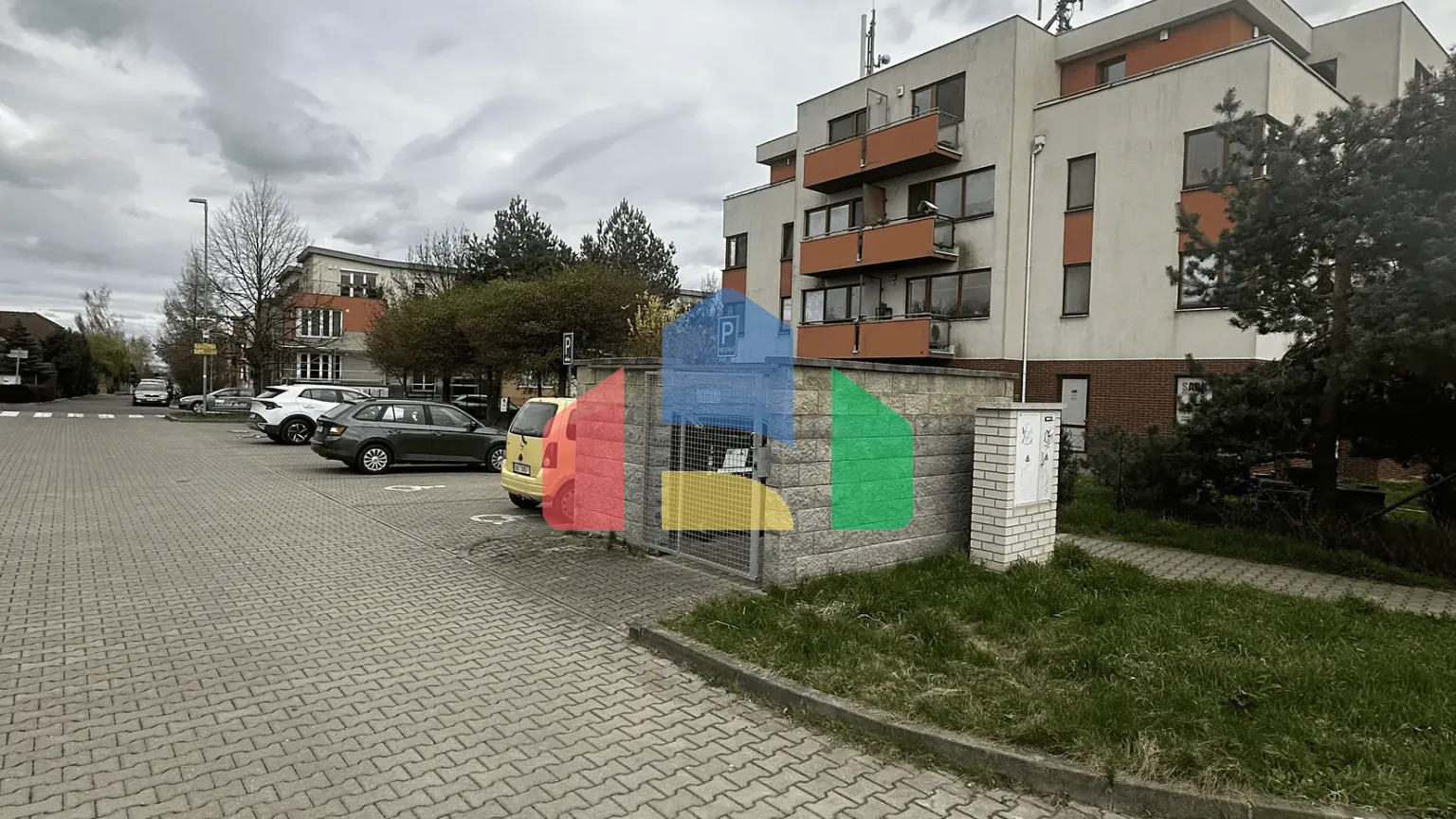 На продажу парковки 13 m²