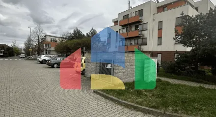 На продажу парковки 13 m²