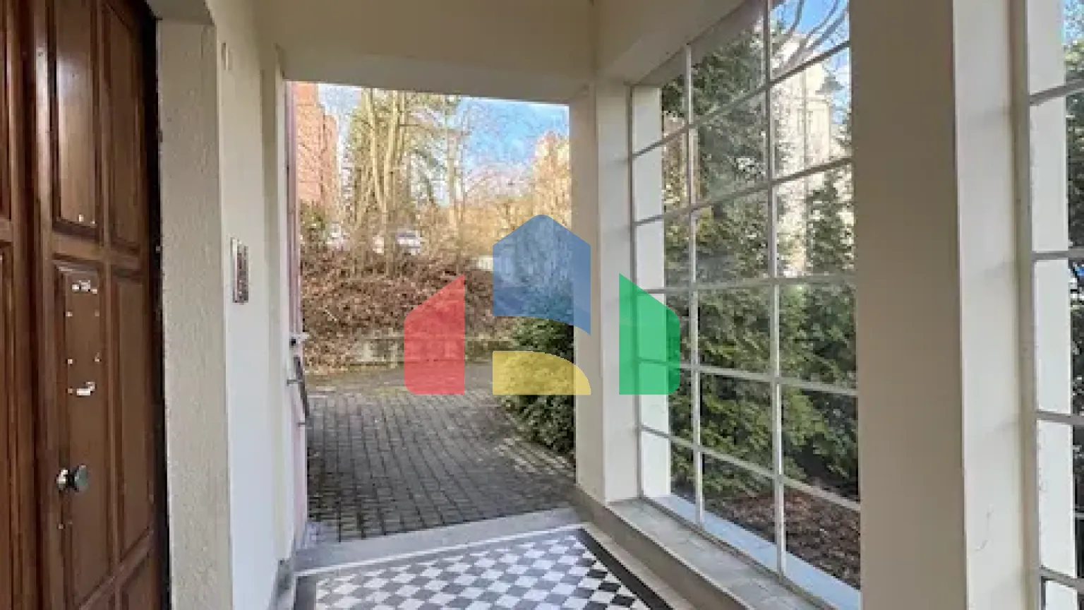 На продажу квартира 3-комн. студия 105 m²