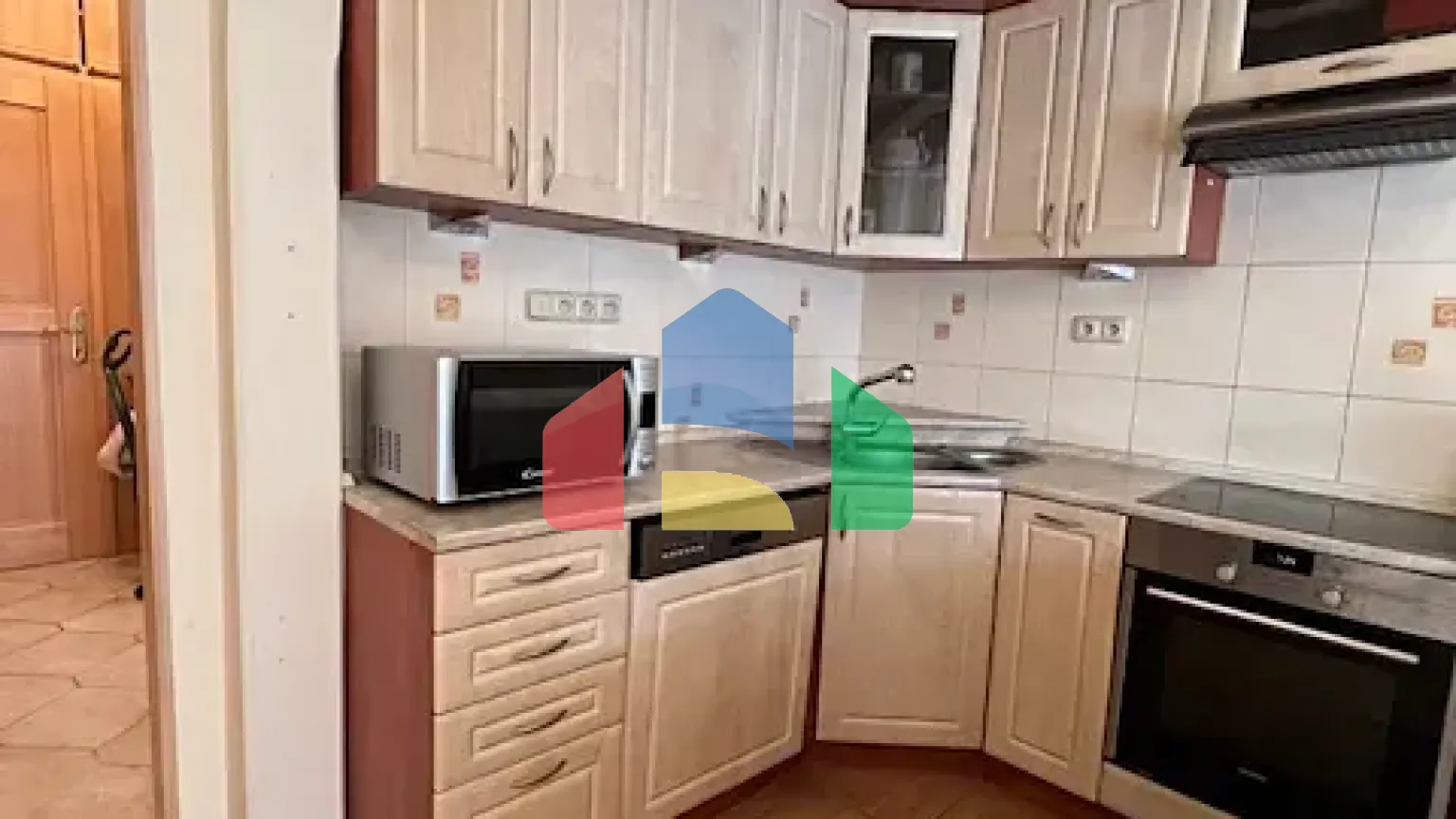 На продажу квартира 3-комн. студия 105 m²