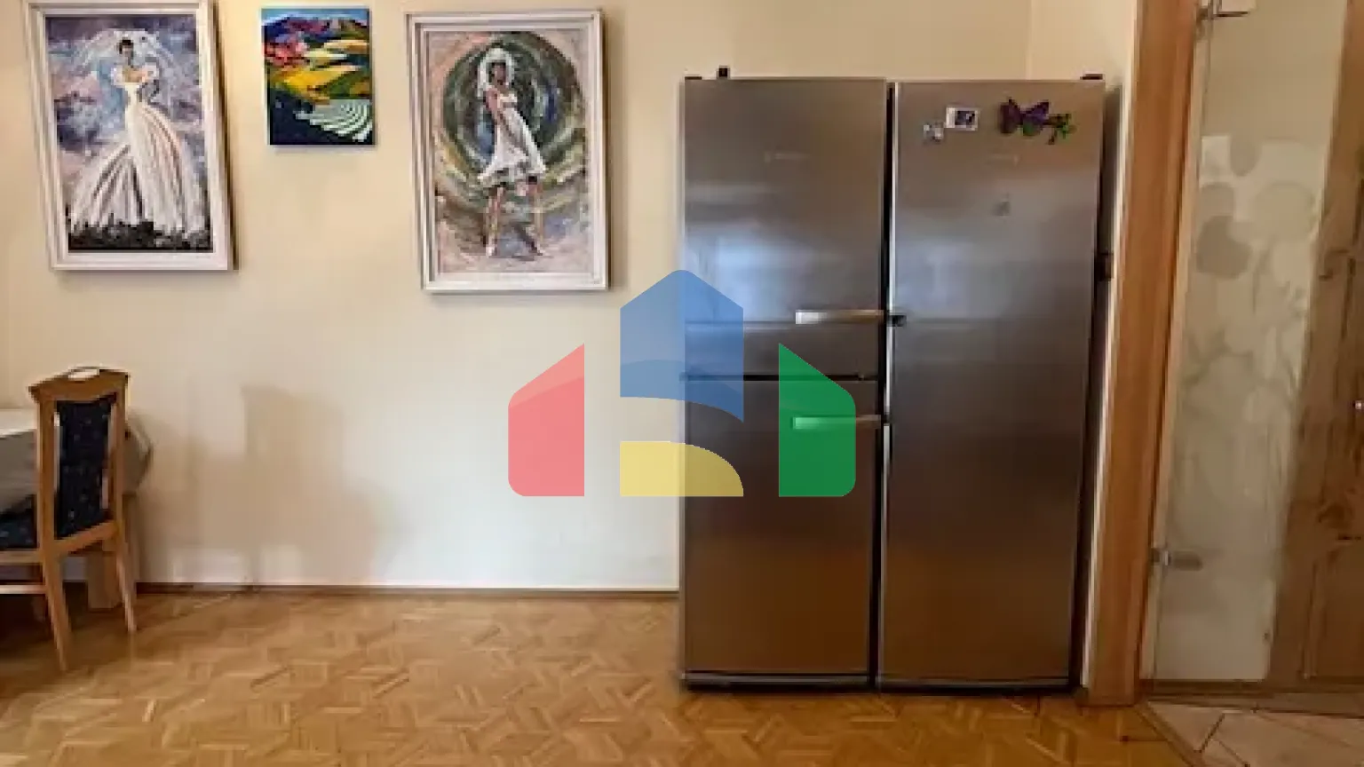 На продажу квартира 3-комн. студия 105 m²