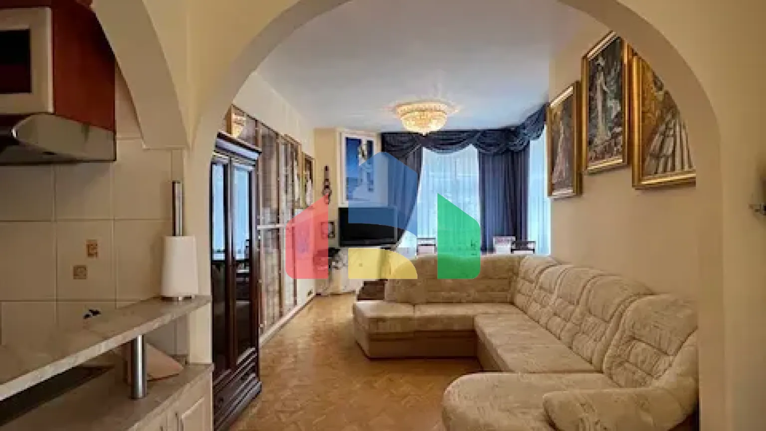 На продажу квартира 3-комн. студия 105 m²