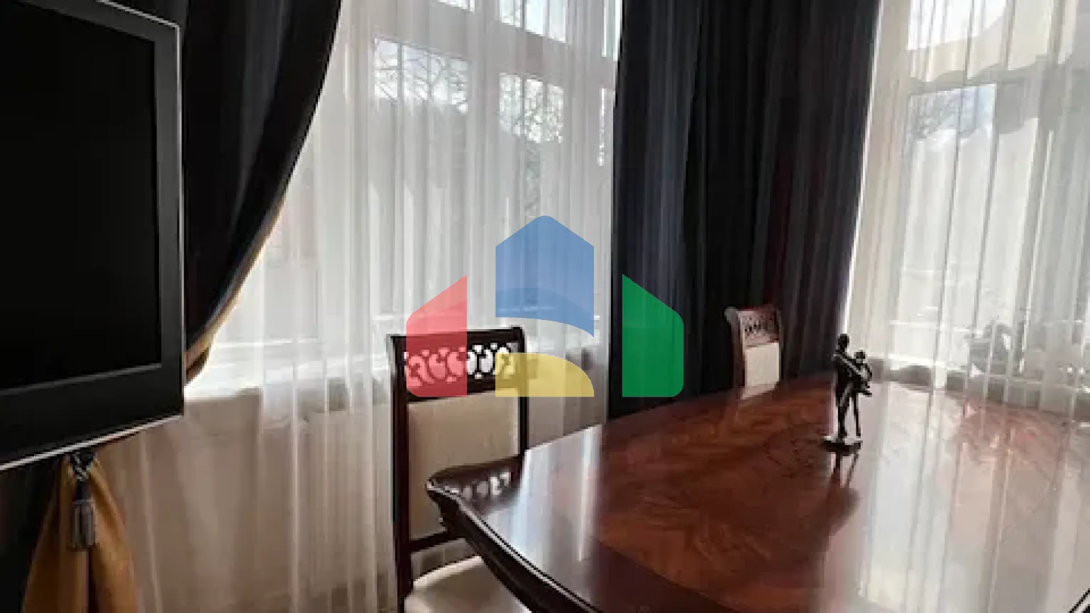 На продажу квартира 3-комн. студия 105 m²